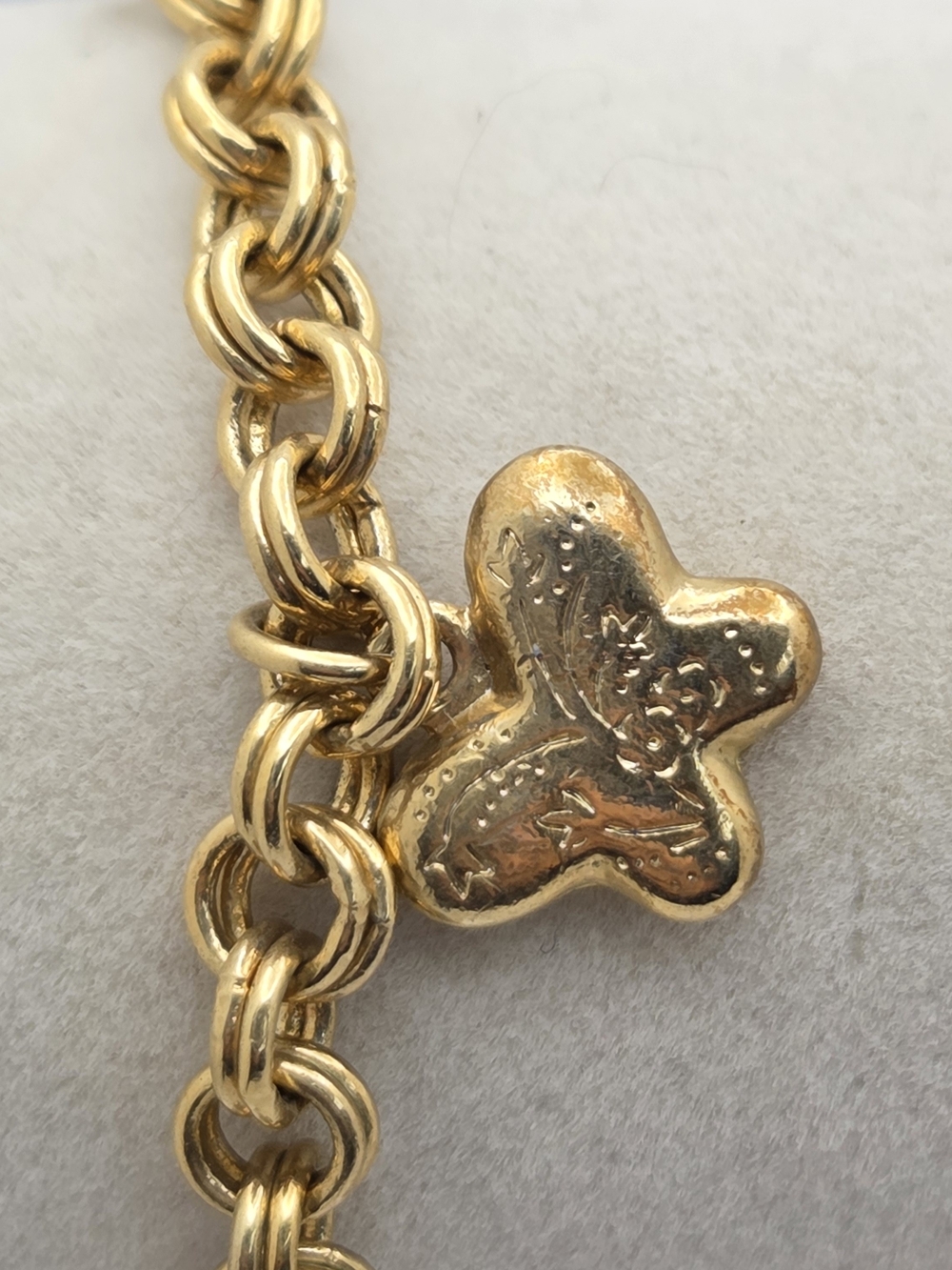 Vintage Avon Gold Tone Charm Bracelet Heart & Butterfly 7" - Picture 5 of 11